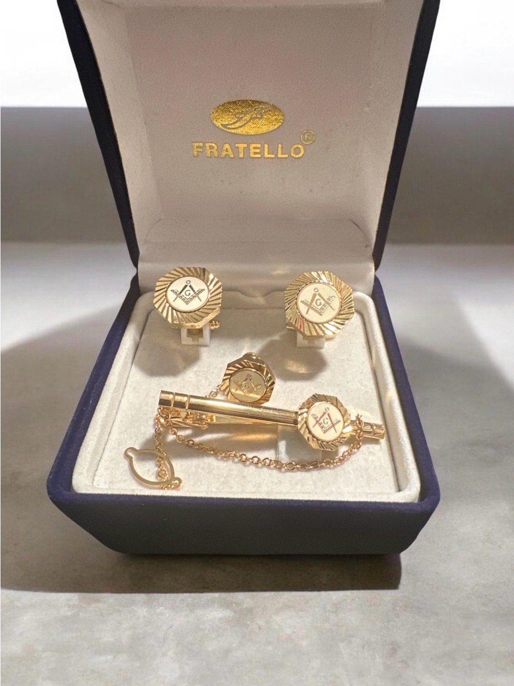 Fratello Gold Masonic Cufflinks & Tie Bar Set
(Shelf)